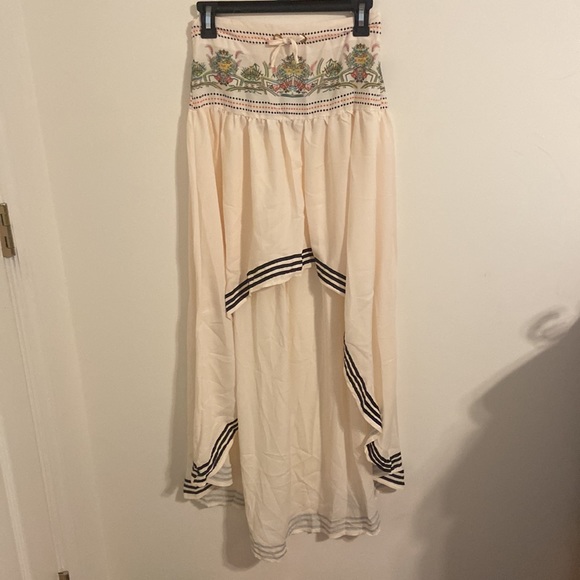 Boutique hi low skirt cream w black stripes small Nwot - Picture 2 of 16